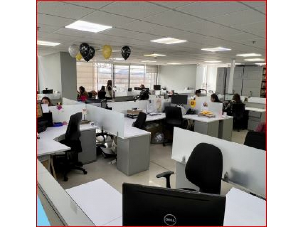 AAA EDIFICIO OFICINA COMERCIAL DE LA 100 A LA 72 CHICO 4.250 m2 — foto 2