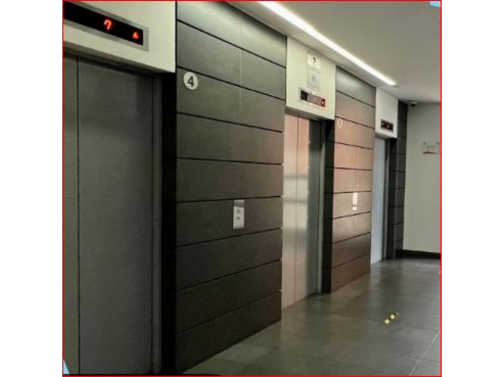 AAA EDIFICIO OFICINA COMERCIAL DE LA 100 A LA 72 CHICO 4.250 m2