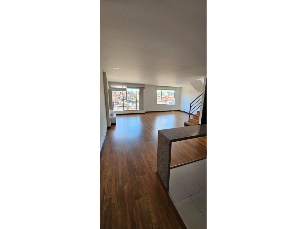 VENDO MAGNIFICO PENTHOUSE DUPLEX EN LISBOA, 113 M2 2 HAB, 2 TERRAZAS — foto 3