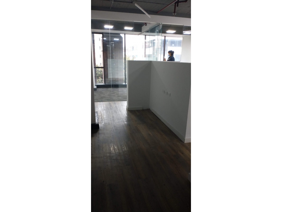 VENDO OFICINA RENTANDO| CALLE 93B CON 17 — foto 2