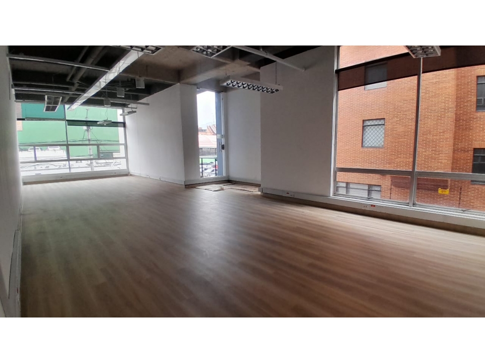 ARRIENDO OFICINA SANTA PAULA DE 450 MTS2- 2 BALCONES — foto 6