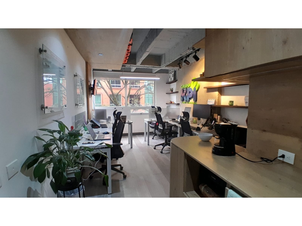 VENDO OFICINA AMOBLADA PASADENA, 17 MTS2, 7 PUESTOS DE W