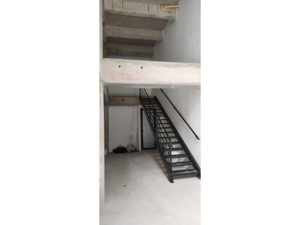 VENDO / ARRIENDO OFICINA EN OBRA GRIS -NORTH POINT 76 M2- DUPLEX