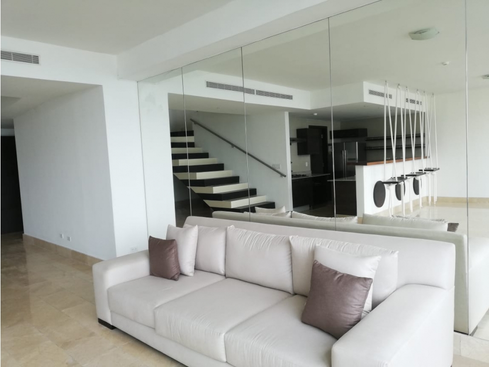 Venta apartamento en PH GRAND TOWER, Amoblado — foto 2