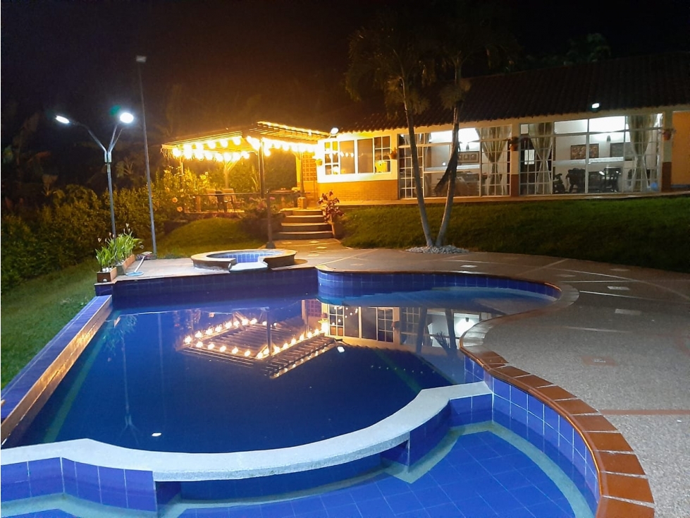 SE VENDE CHALET VIA ARMENIA - PUEBLO TAPADO, QUINDIO