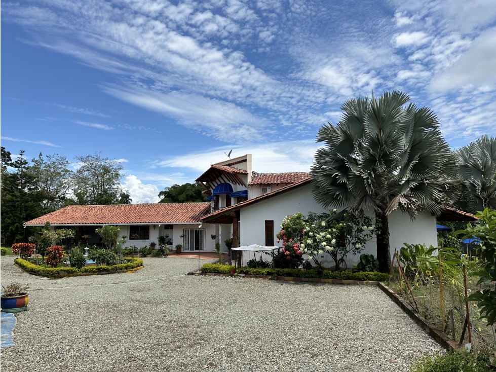 SE VENDE CHALET CERCA AL CLUB CAMPESTRE LA TEBAIDA QUINDIO