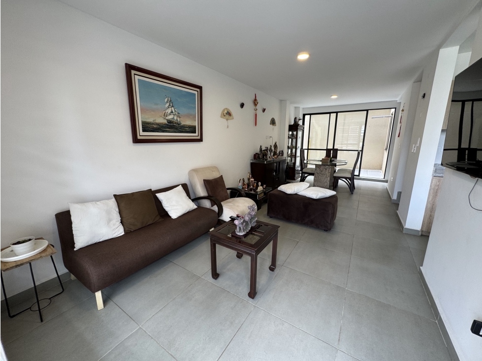 SE VENDE CASA EN CONJUNTO CERRADO VIA LA TEBAIDA