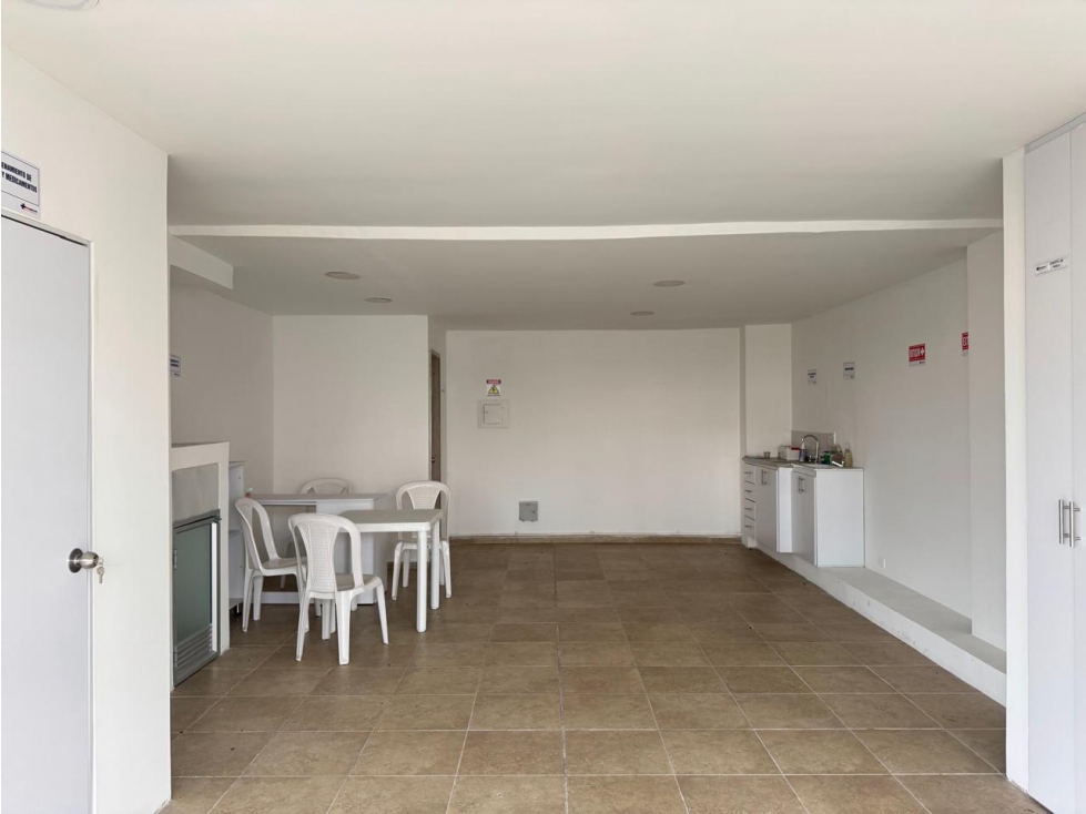 LOCAL COMERCIAL A LA VENTA EN ENTRE PARQUES