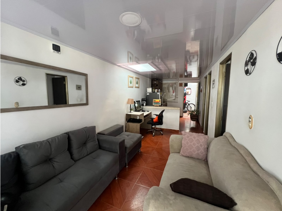 SE VENDE CASA EN EL BARRIO QUINTAS DE LA MARINA, SUR DE LA CIUDAD — foto 2