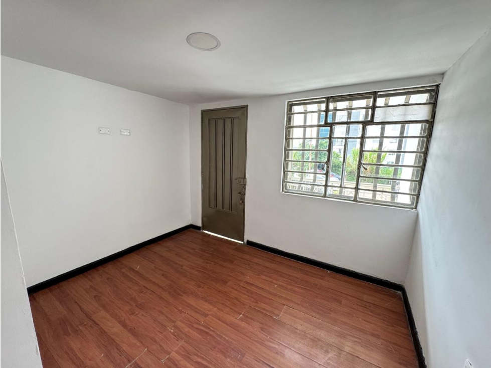 SE RENTA CASA EN EL CENTRO DE ARMENIA