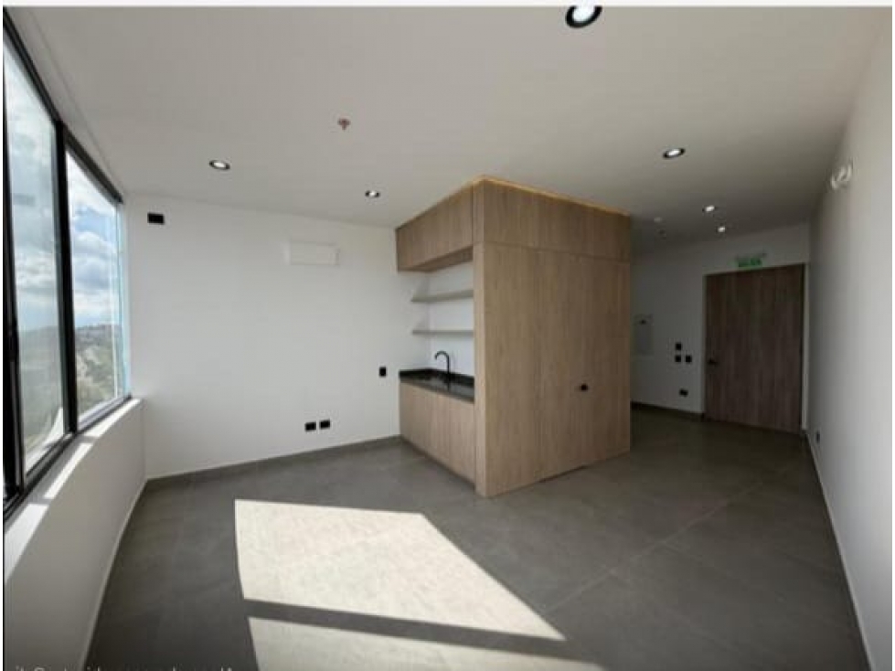 CONSULTORIO PARA LA VENTA EN LA AV. CENTENARIO