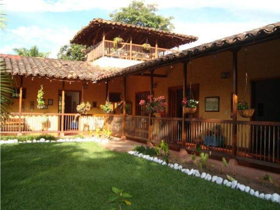 SE VENDE HERMOSO CHALET VIA PUEBLO TAPAO — foto 3