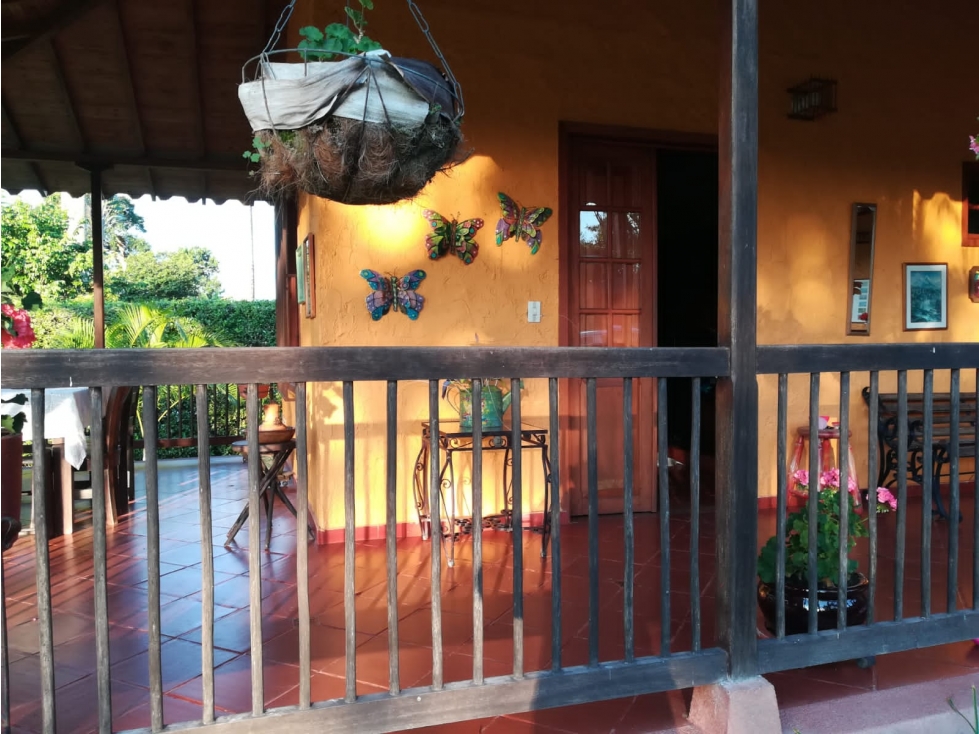 SE VENDE HERMOSO CHALET VIA PUEBLO TAPAO — foto 4