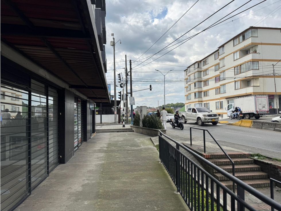 LOCAL EN VENTA EN EDIFICIO ENTRE PARQUES — foto 3