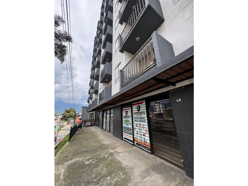 LOCAL COMERCIAL A LA VENTA EN ENTRE PARQUES — foto 2