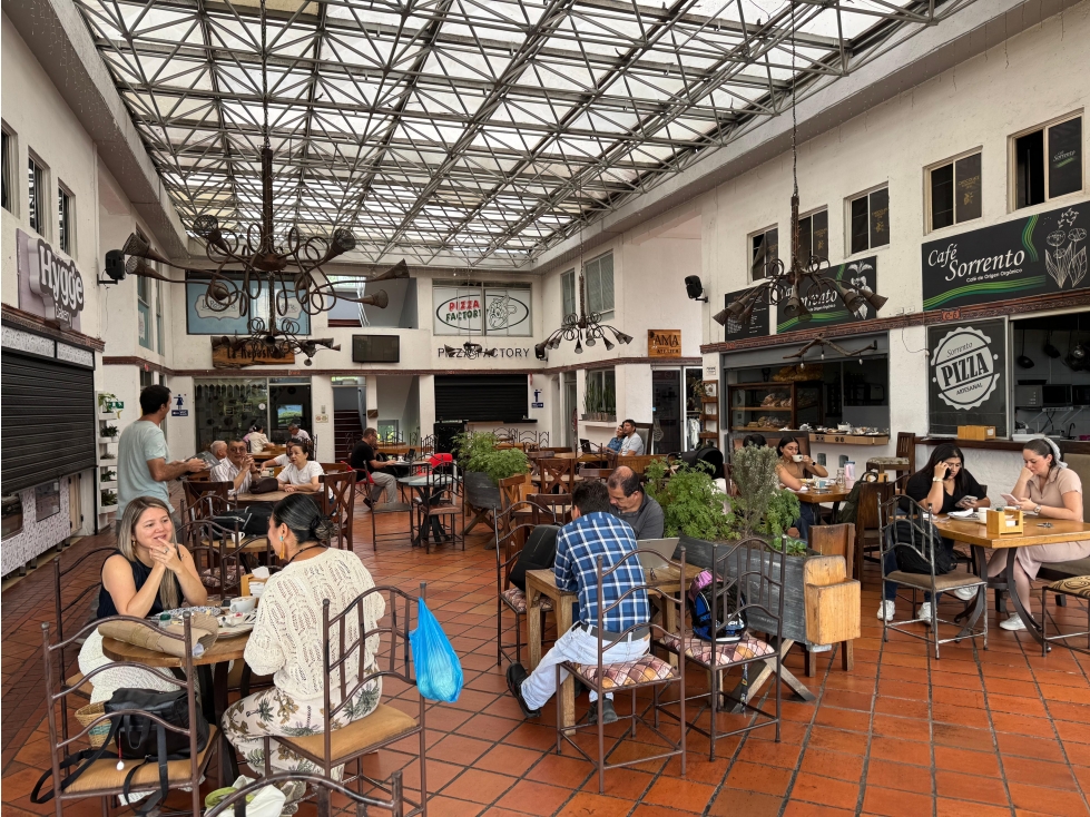 SE RENTA LOCAL COMERCIAL BURBUJA EN MALL AVENIDA NORTE DE ARMENIA — foto 4