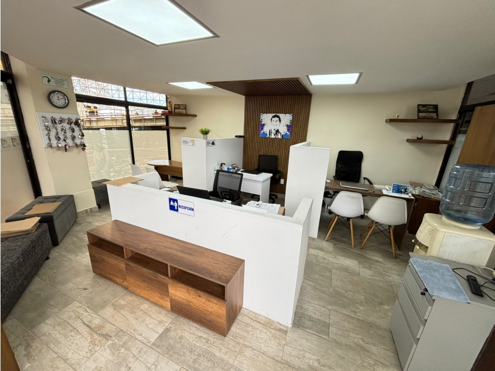 SE VENDE LOCAL COMERCIAL EN CENTRO COMERCIAL BOLIVAR