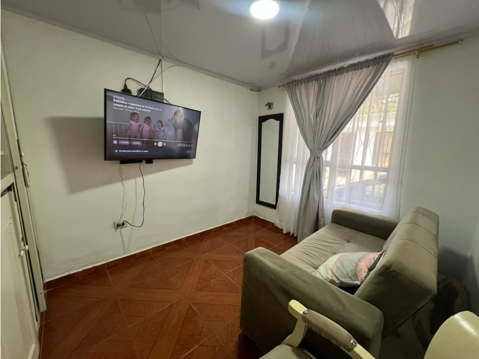 SE VENDE CASA EN EL BARRIO QUINTAS DE LA MARINA, SUR DE LA CIUDAD — foto 3