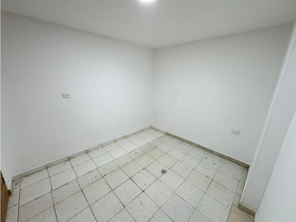 SE RENTA CASA EN EL PRIMER PISO EN EL CENTRO DE ARMENIA — foto 2