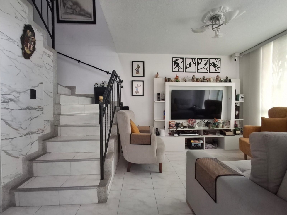 SE VENDE CASA EN LA CARRERA 19 NORTE