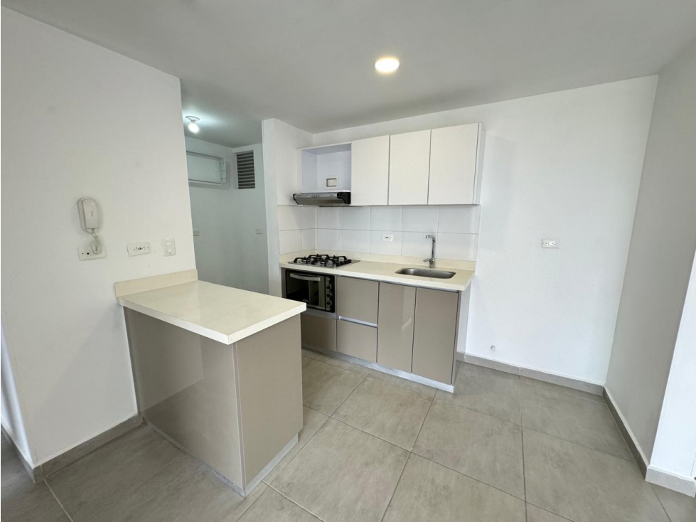 EXCELENTE APARTAMENTO EN VENTA, SECTOR COLISEO DEL CAFE, DE TRES HAB — foto 2