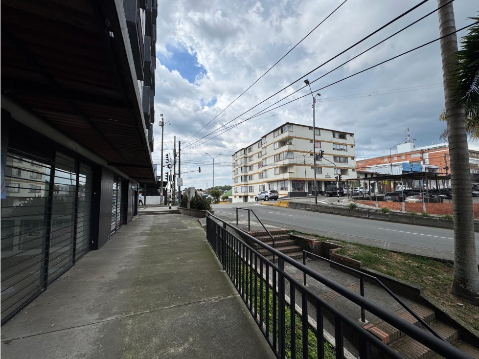 LOCAL EN VENTA EN EDIFICIO ENTRE PARQUES — foto 4