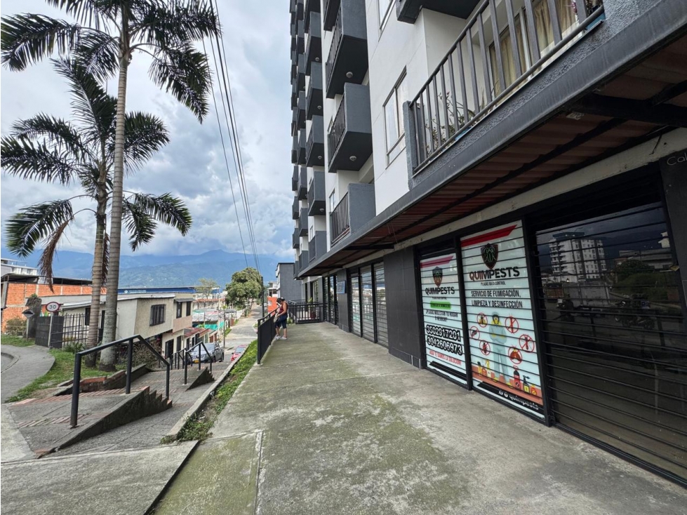 LOCAL COMERCIAL A LA VENTA EN ENTRE PARQUES — foto 3
