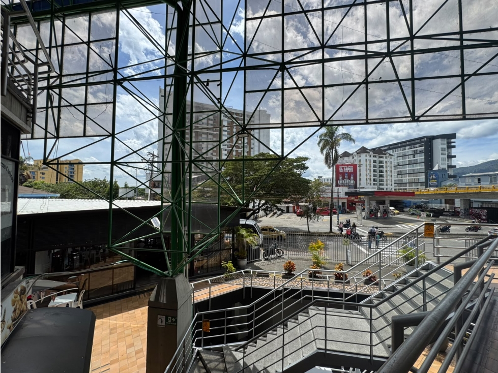 SE VENDE LOCAL COMERCIAL EN CENTRO COMERCIAL BOLIVAR — foto 3
