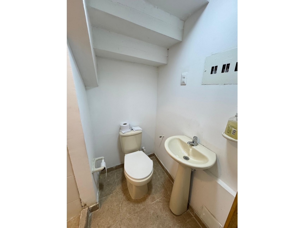 SE RENTA CASA EN EL PRIMER PISO EN EL CENTRO DE ARMENIA — foto 4
