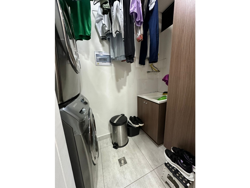 APARTAMENTO EN VENTA UBICADO EN LA AVENIDA CENTENARIO DE 3 HAB — foto 3