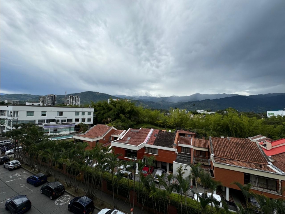 EN VENTA CONSULTORIO, OFICINA O LOCAL MEDICO COMERCIAL EN FUNDADORES - 6