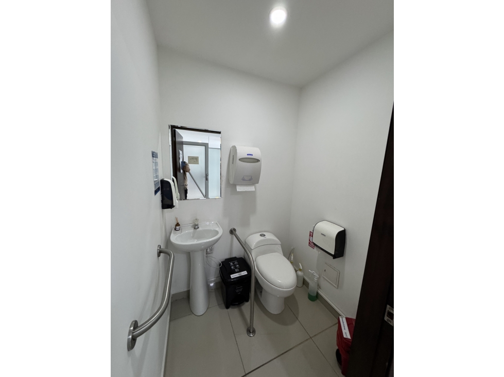 EN VENTA CONSULTORIO/OFICINA EN FUNDADORES ARMENIA — foto 4