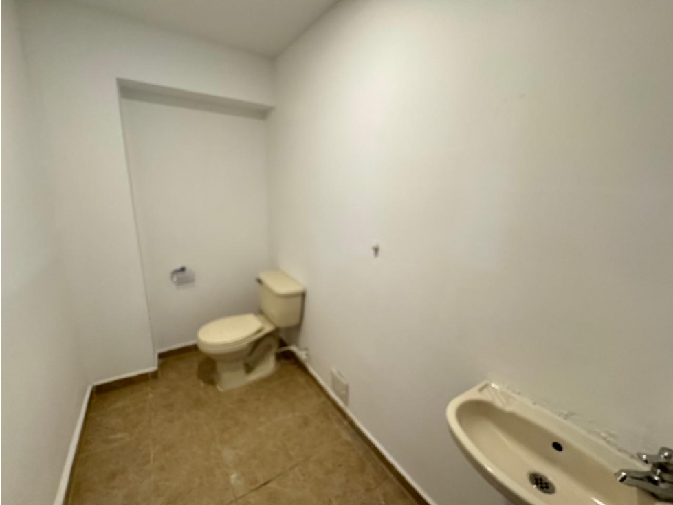 SE RENTA CASA EN EL PRIMER PISO EN EL CENTRO DE ARMENIA — foto 6