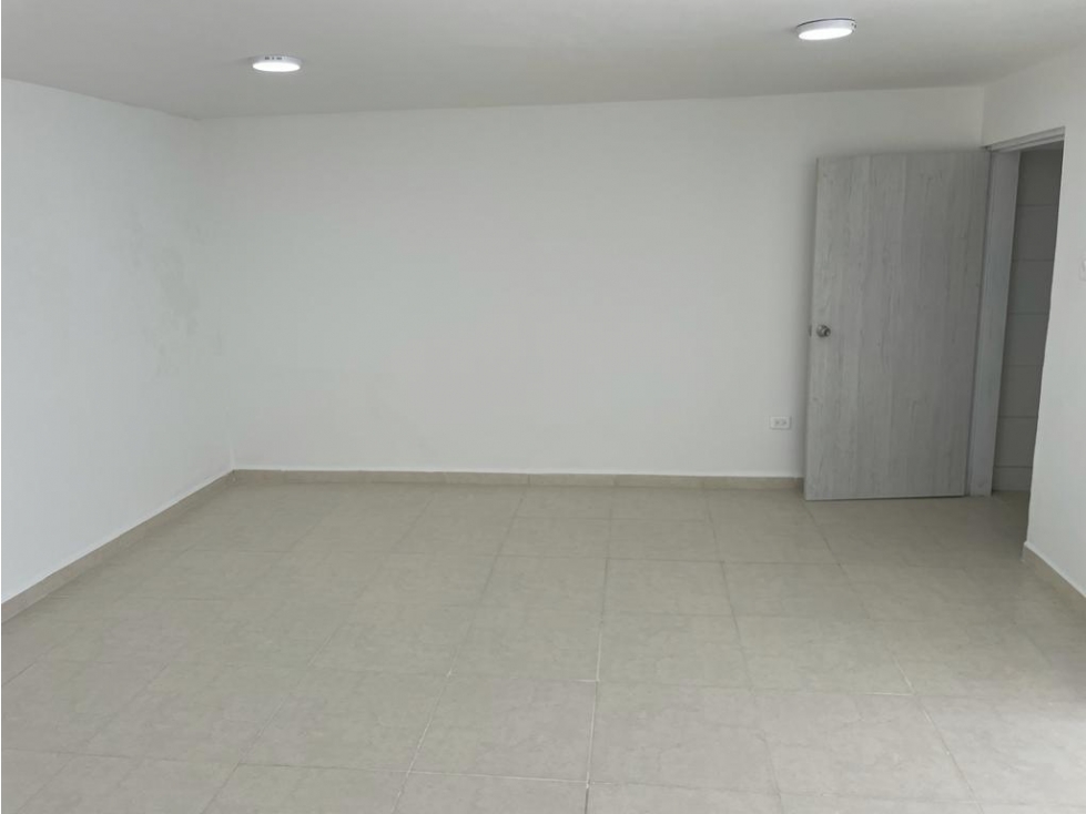 LOCAL COMERCIAL EN RENTA EN EL SECTOR AVENIDA BOLIVAR — foto 2