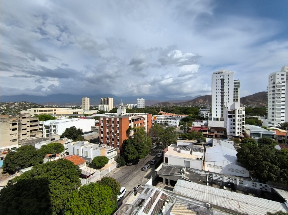 VENTA DE APARTAMENTO EN BAVARIA CON HERMOSA VISTA Y REMODELADO — foto 4