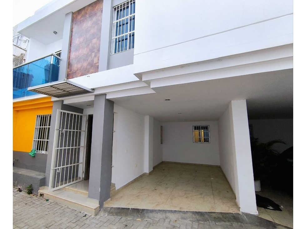 VENTA DE HERMOSA Y AMPLIA CASA EN CONJUTO CERRADO EN RIASCOS