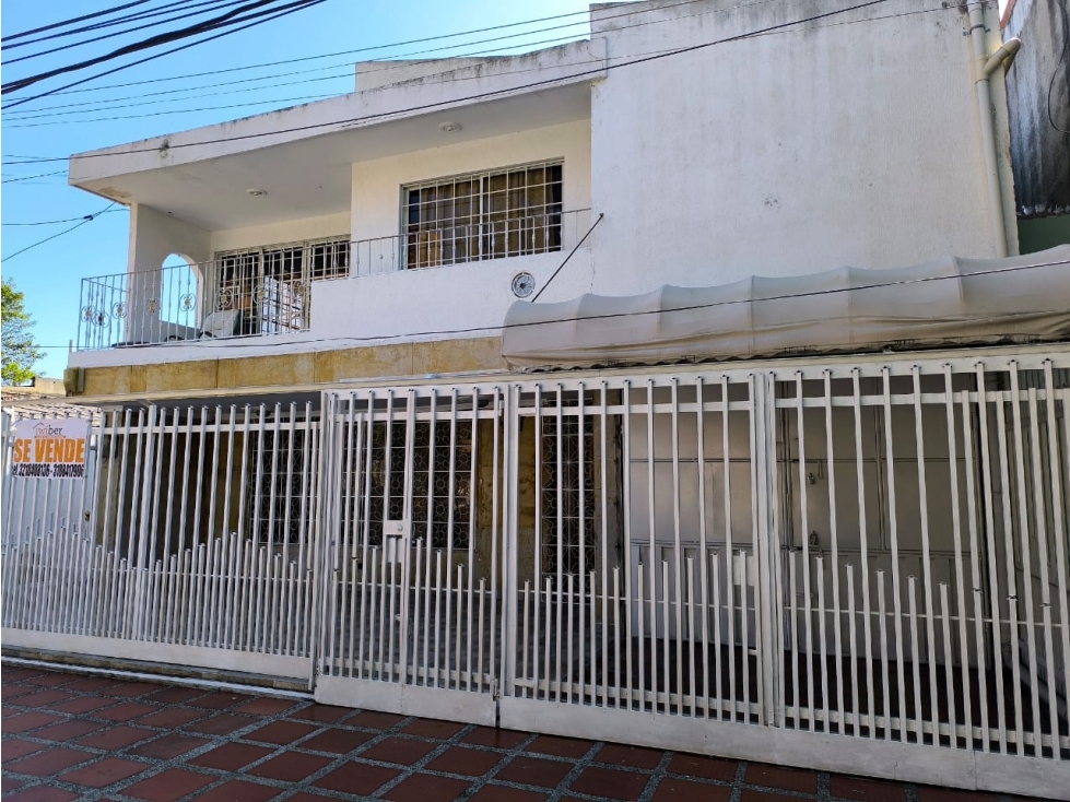 VENTA DE HERMOSA CASA CON ESPACIOS AMPLIOS FRENTE AL HOSPITAL — foto 3