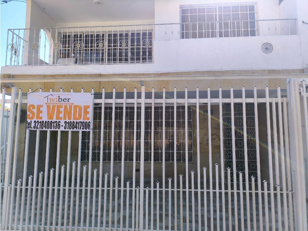 VENTA DE HERMOSA CASA CON ESPACIOS AMPLIOS FRENTE AL HOSPITAL