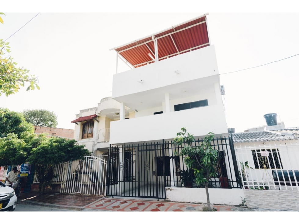 VENTA CASA AMPLIA Y CONFORTABLE SECTOR SANTA CLARA SANTA MARTA