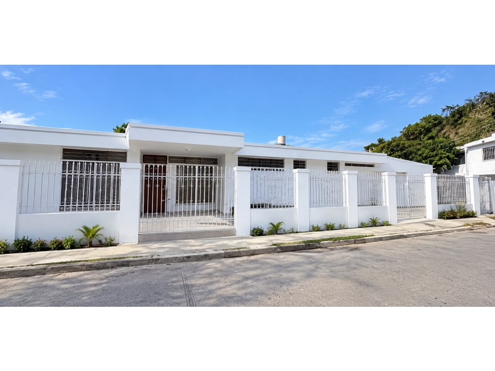 VENTA CASA AMPLIA DE UN SOLO NIVEL SECTOR ALCAZARES SANTA MARTA