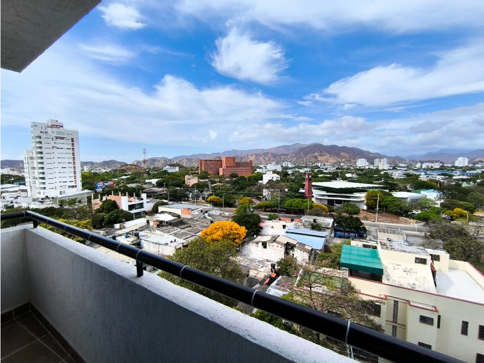 VENTA DE APARTAMENTO EN BAVARIA CON HERMOSA VISTA Y REMODELADO — foto 3
