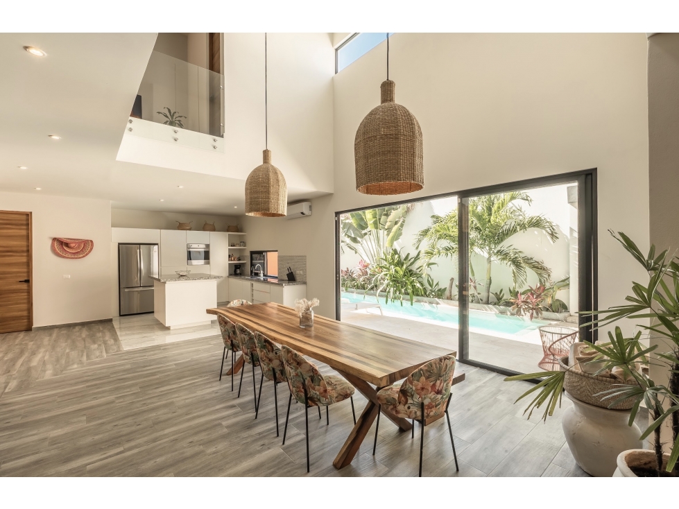 High-End 4-Bedroom Villa in Tulum - 2