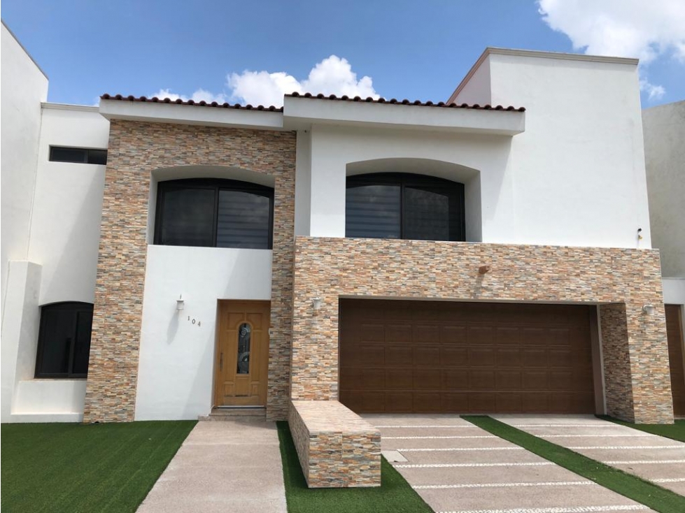 CASA AL NORTE DE LA CIUDAD DE AGUASCALIENTES EN "RESIDENCIAL ALTARIA"