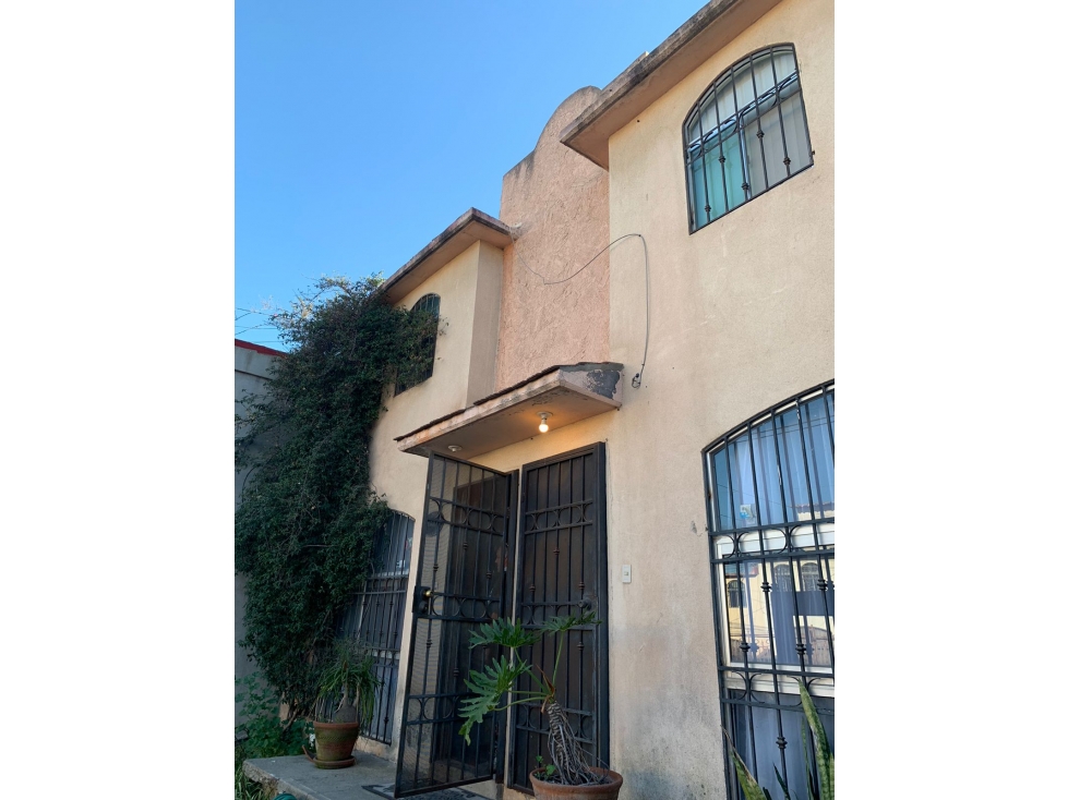 CASA EN VENTA. ( 2 CASAS EN 1 ) EN LOMAS VIRREYES TIJUANA - 1