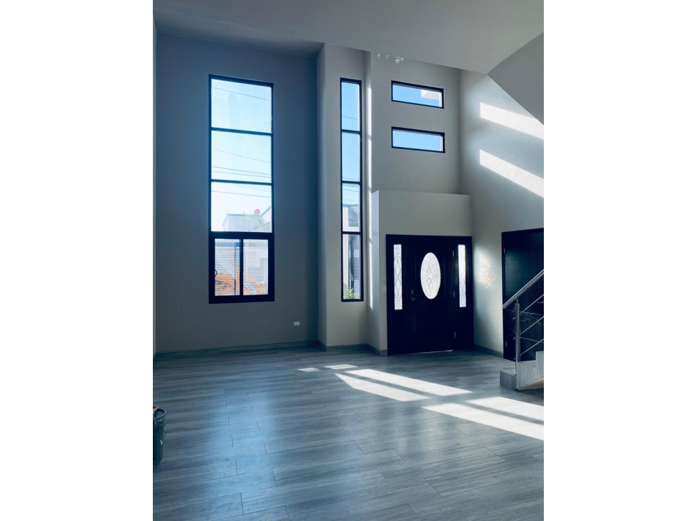 EN VENTA CASA EN VALLE DORADO ATRÁS DEL BOULEVARD ZERTUCHE ENSENADA - 2