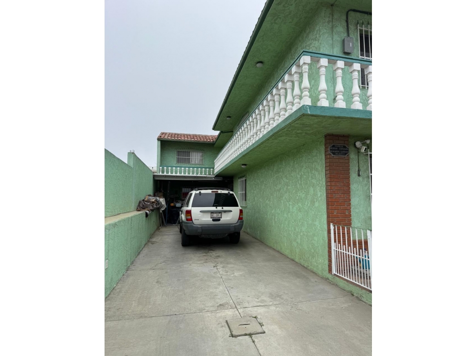 CASA EN VENTA EN FRACC. LOS ALTOS TIJUANA INCLUYE DEPARTAMENTO