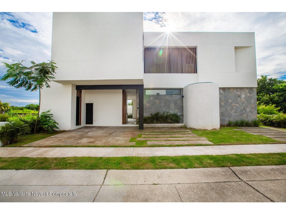 VENTA VILLA MANGO ARQUITECTURA CONTEMPORÁNEA DE 2 PLANTAS EN BUCERIAS