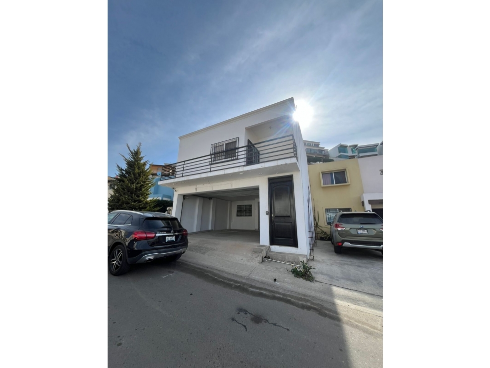 VENTA DE CASA TOTALMENTE AMUEBLADA EN PUERTA DEL MAR, ENSENADA