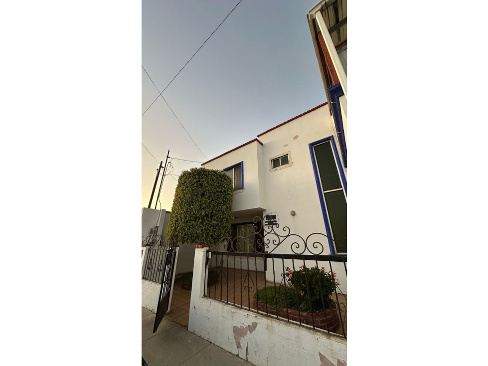VENTA DE CASA EN ZONA CENTRICA FRACCIONAMIENTO NUEVA ENSENADA