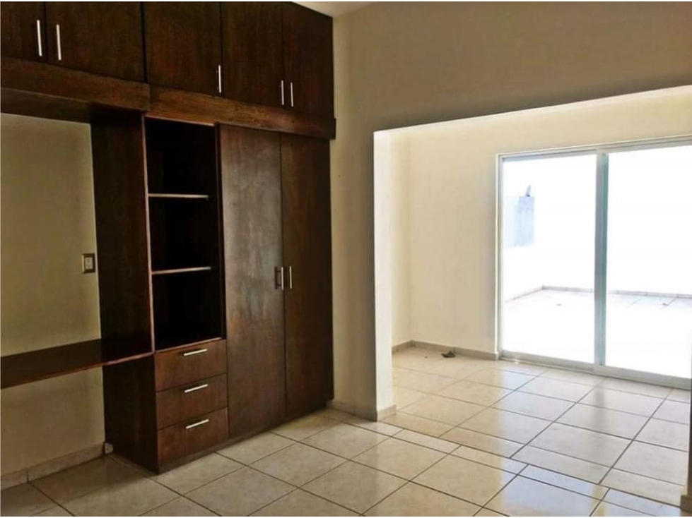 HERMOSA CASA EN VENTA EN RESIDENCIAL ESMERALDA NORTE — foto 2